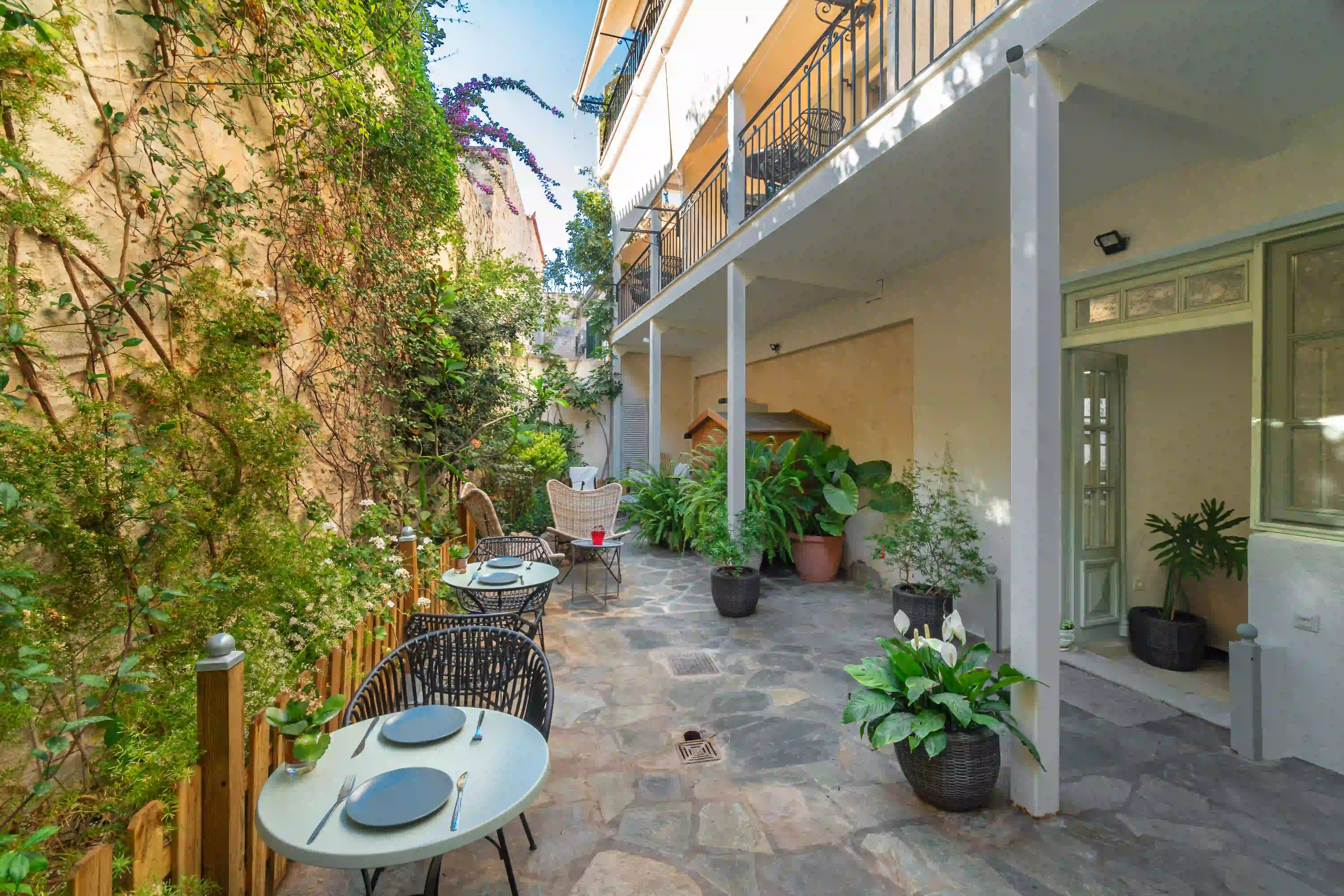 Κήπος οροφής και αυλή